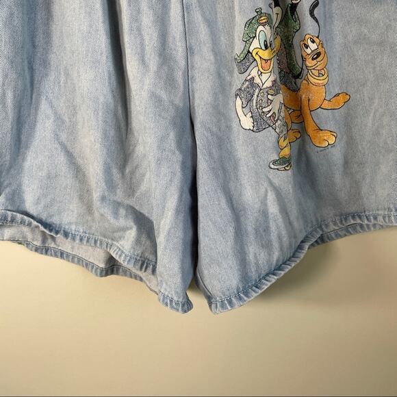Vintage Disney‎ Mickey Mouse High Rise Light Wash Mom Shorts Size 14 - Picture 3 of 10